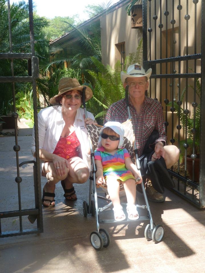 Doris, Ruby & Elton going to
                beach